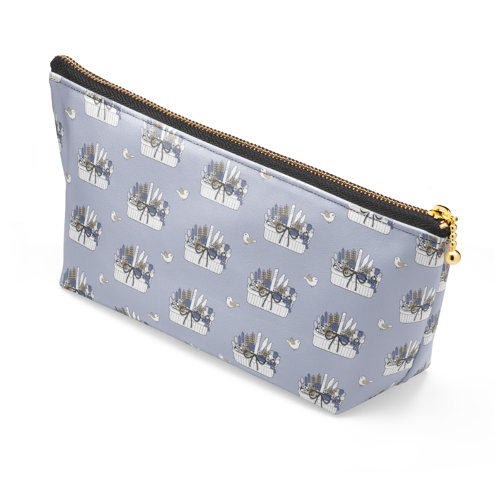 ポーチB　くすみブルー×ファスナー黒