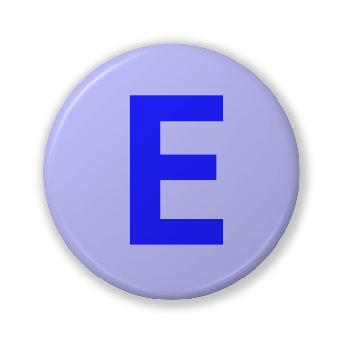 【E（イー）】〈ブルー〉缶バッジ- 32mm